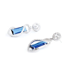 Load image into Gallery viewer, 1 Carat Silhouette Earring - vistoso.pk