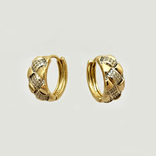 Load image into Gallery viewer, Chunky Gold Hoop Earrings (17mm)