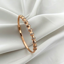 Load image into Gallery viewer, Zircon Crest Bangle (Rose Gold)