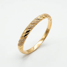 Load image into Gallery viewer, Zircon Crest Bangle