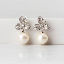 Load image into Gallery viewer, Estella Diamond Studded Pearl Earring (30mm) - vistoso.pk