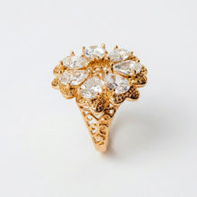 Load image into Gallery viewer, Bouquet Diamond Ring