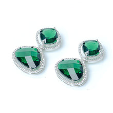 Load image into Gallery viewer, 1 Carat Emerald Earrings (Green) - vistoso.pk
