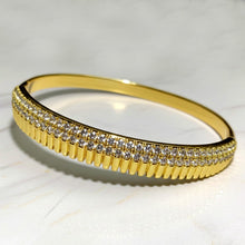 Load image into Gallery viewer, Openable Icon Diamond Copper Bangle (Yellow Gold)

