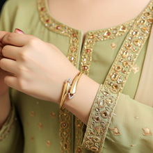 Load image into Gallery viewer, Openable Halo Edge Bangle (Brass)
