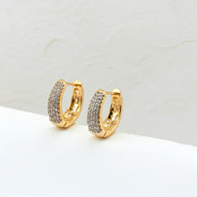 Load image into Gallery viewer, Pearl Earring
