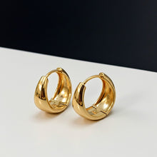 Load image into Gallery viewer, Signature Gold Hoop Earrings (25mm) Copper
