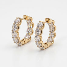 Load image into Gallery viewer, Sapphire Baguette Earring (20mm)
