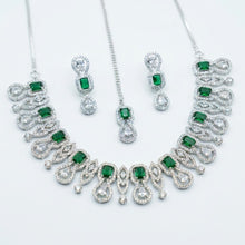 Load image into Gallery viewer, Green Natural Floral Bridal Set
