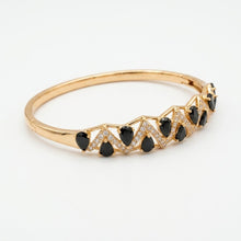 Load image into Gallery viewer, Black Petal Bracelet
