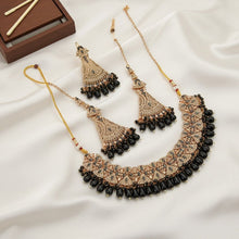 Load image into Gallery viewer, Kundan Black Stone Bridal Set - vistoso.pk
