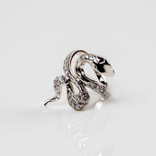 Load image into Gallery viewer, Snake jewel Ring - vistoso.pk

